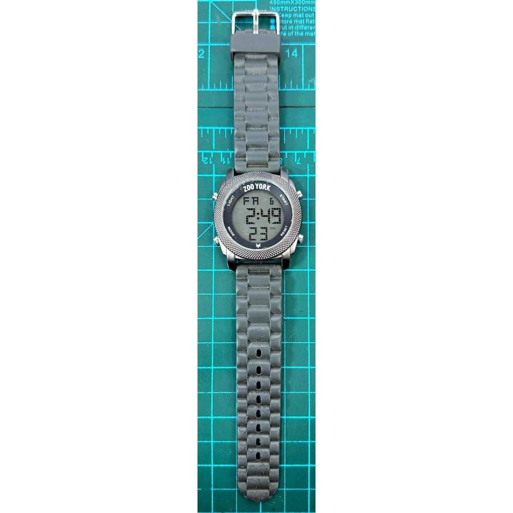 Zoo York Men Sport Digital Watch Grey Texture Band New Battery Fully Working